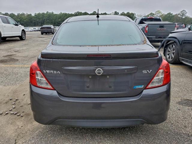 Nissan Versa S Image 5