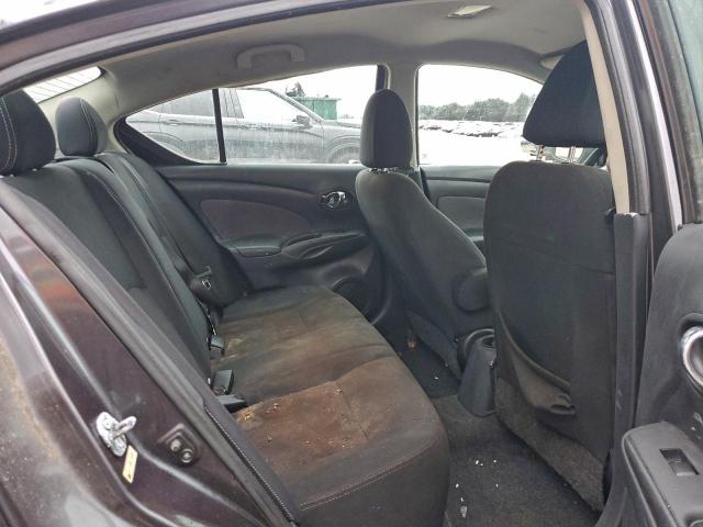 Nissan Versa S Image 8