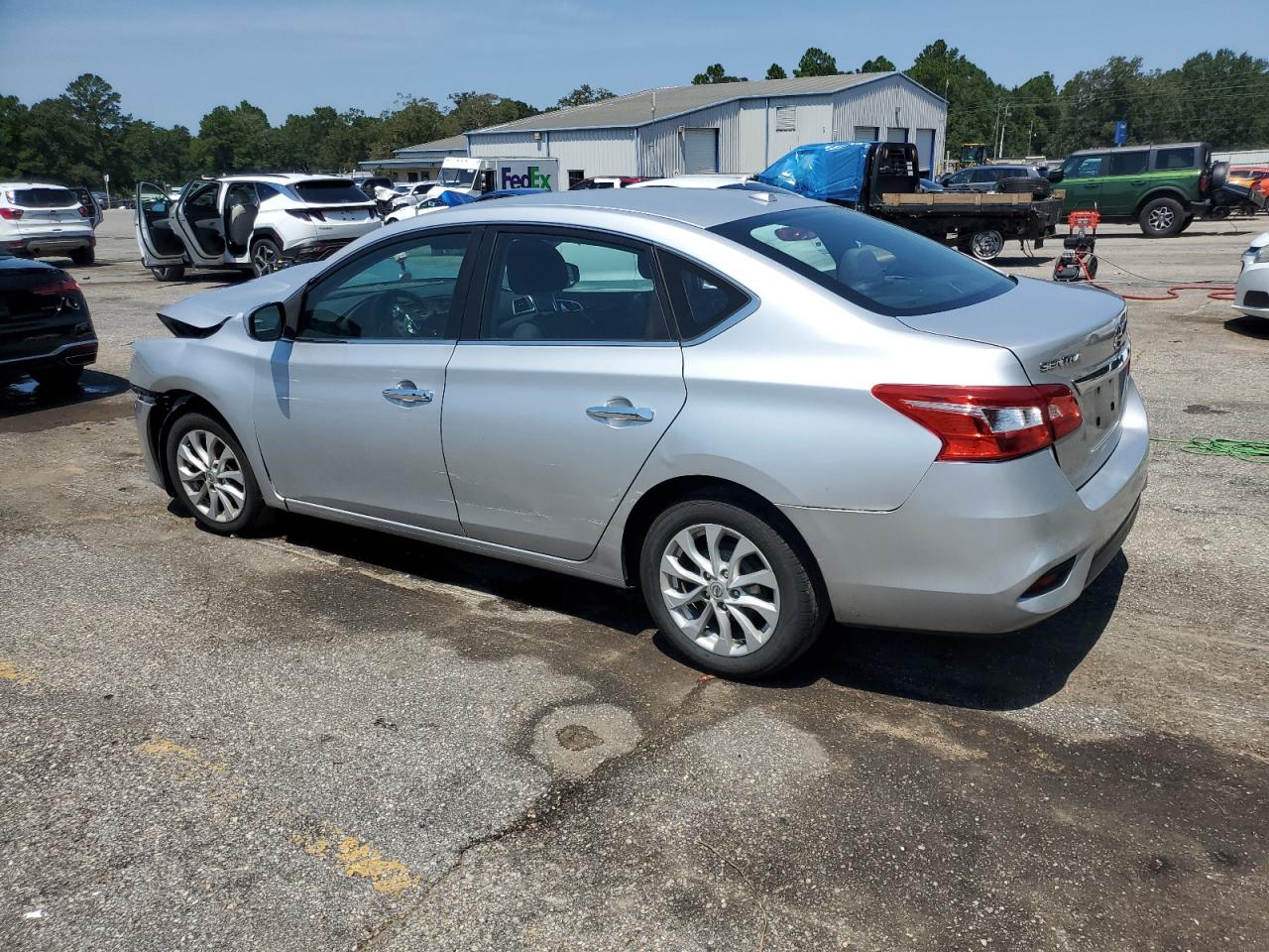 Nissan Sentra S Image 8