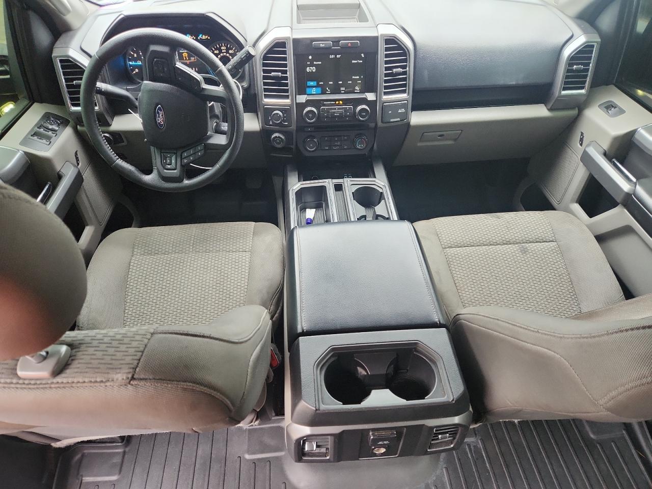 Ford F-150 Supercrew Image 11