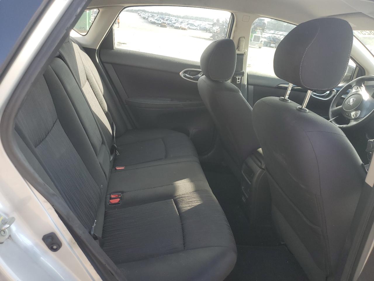 Nissan Sentra S Image 7