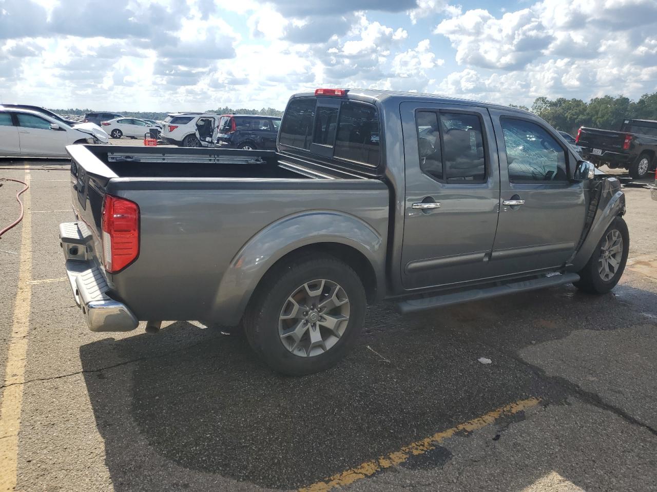 Nissan Frontier S Image 2