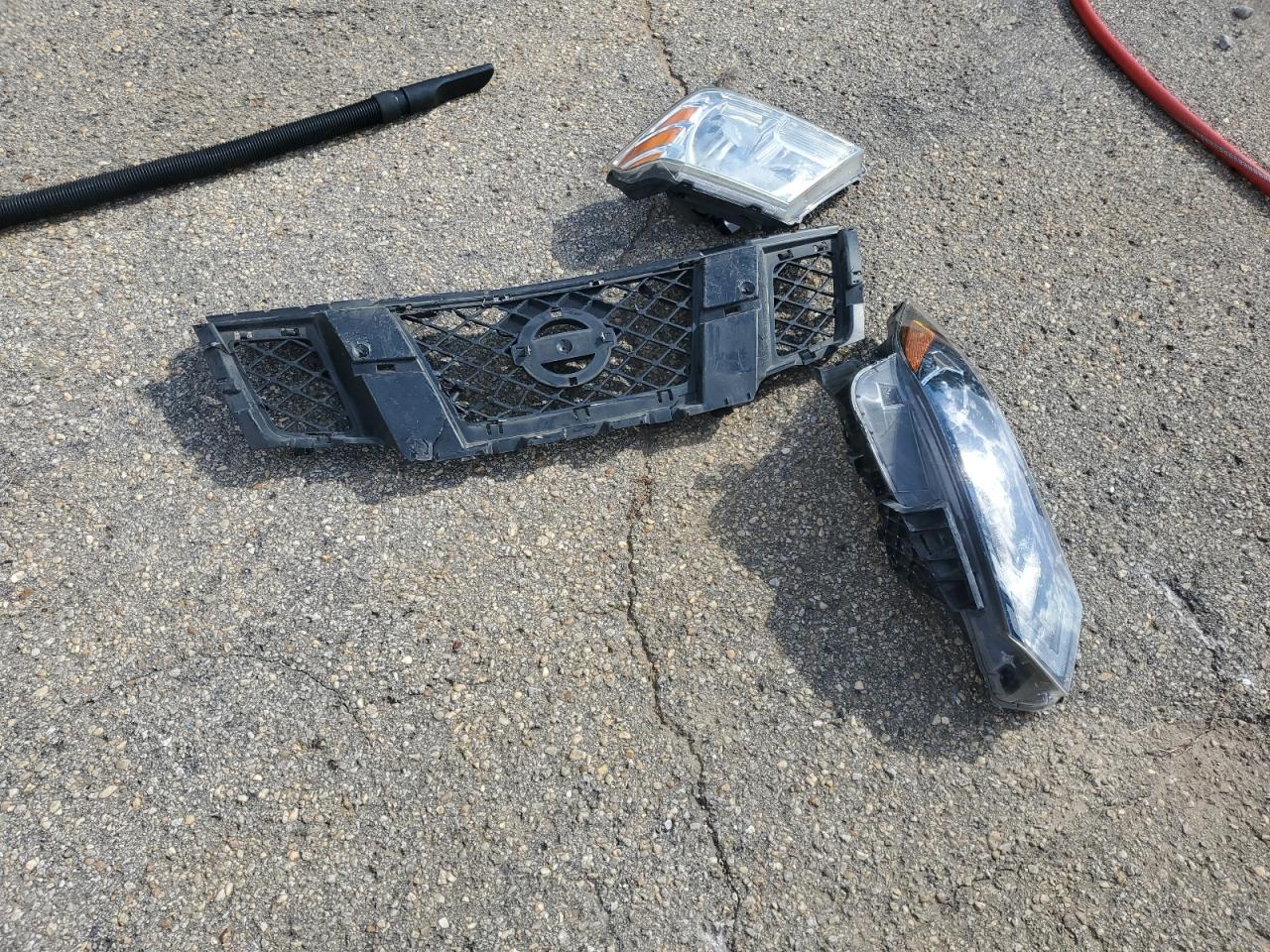 Nissan Frontier S Image 8