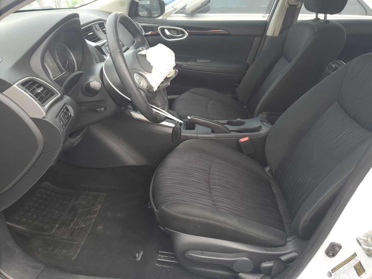 Nissan Sentra S Image 9