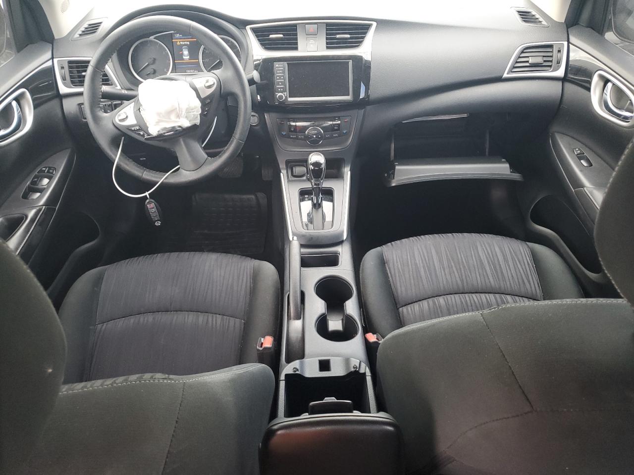 Nissan Sentra S Image 2