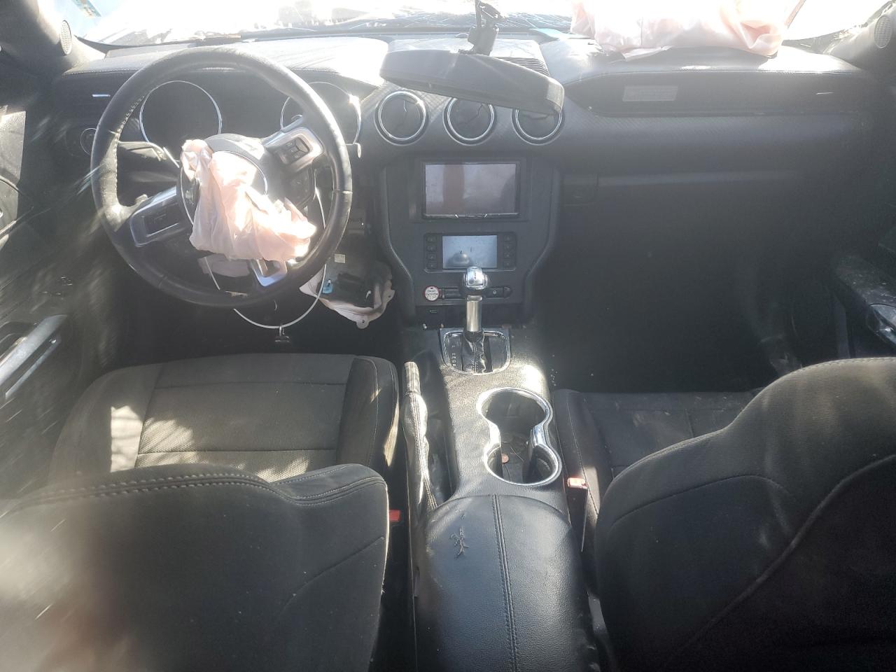 Ford Mustang Image 4