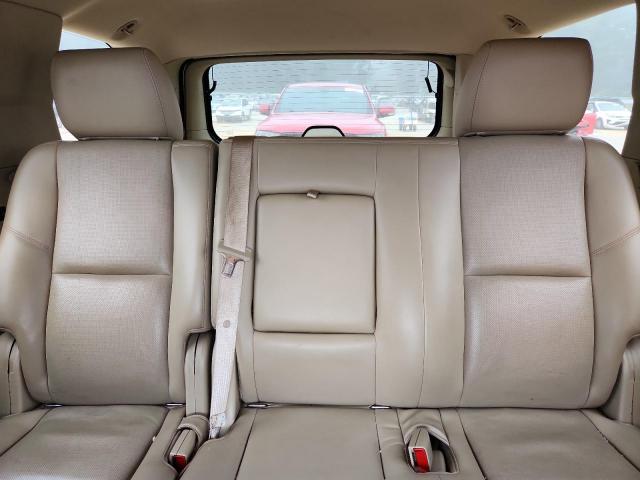 GMC Yukon Denali Image 3