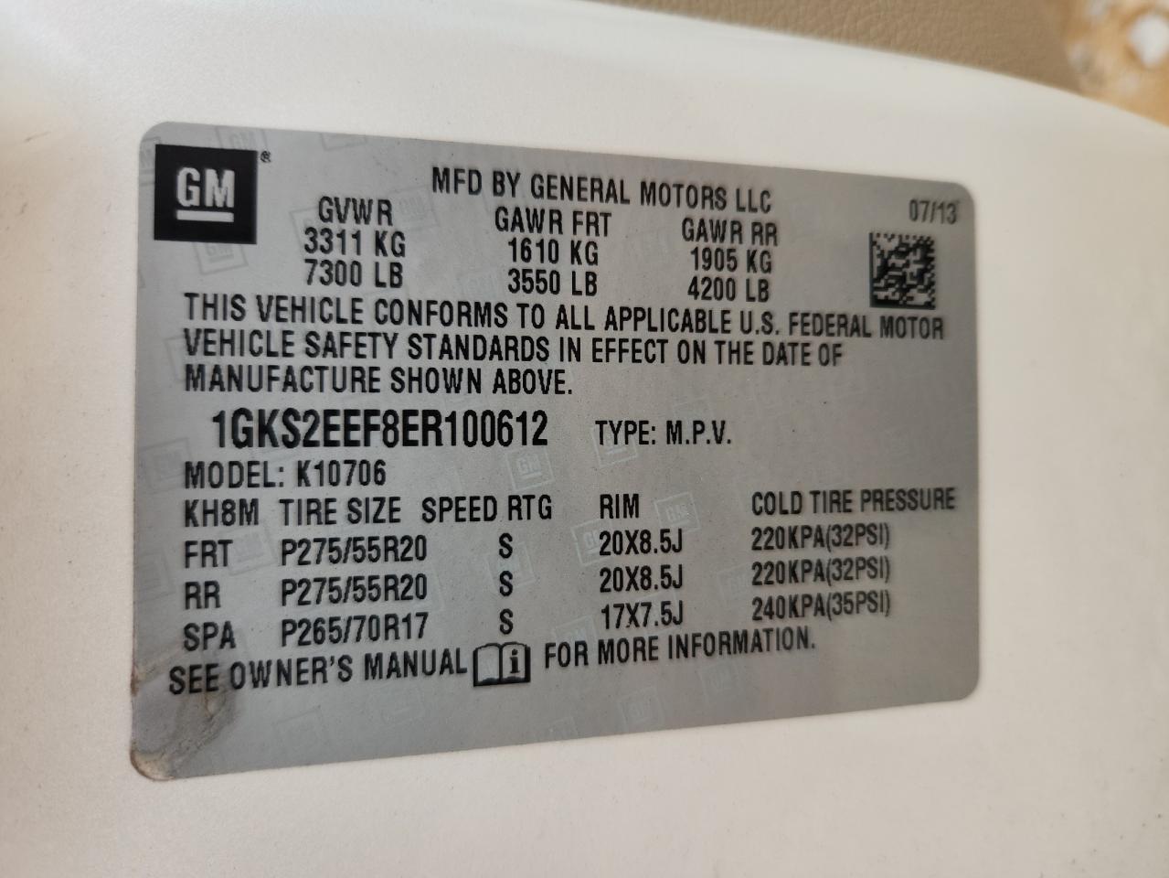 GMC Yukon Denali Image 13