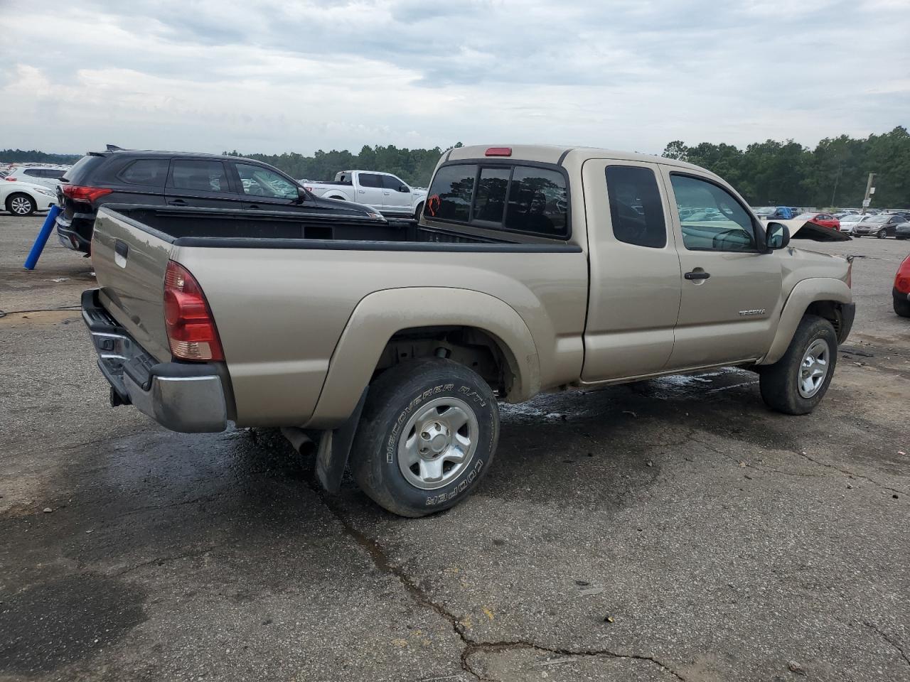 Toyota Tacoma Prerunner Access Cab Image 10