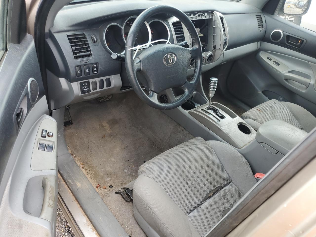 Toyota Tacoma Prerunner Access Cab Image 8