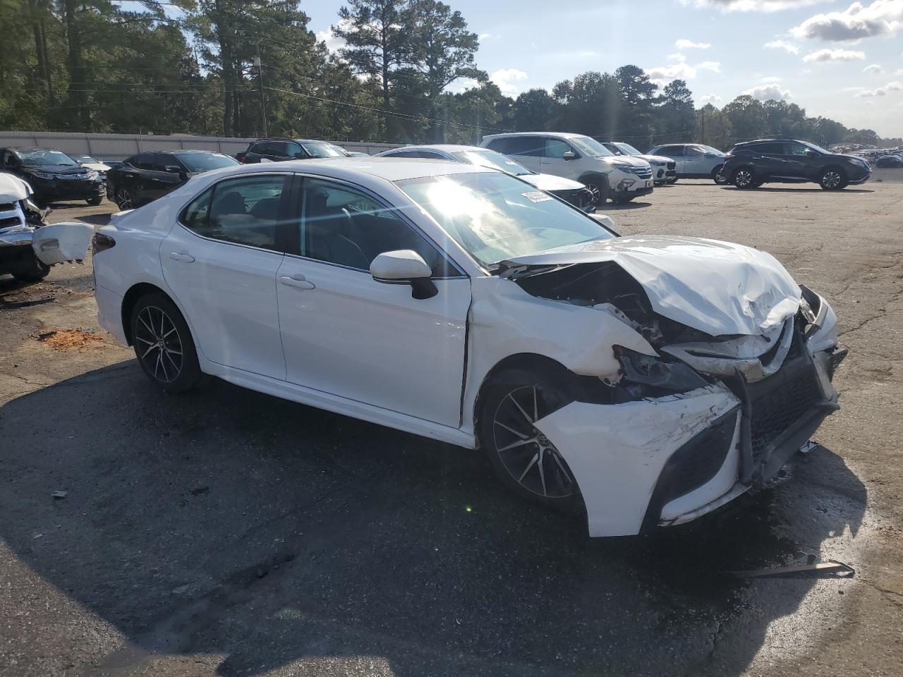 Toyota Camry Se Image 9