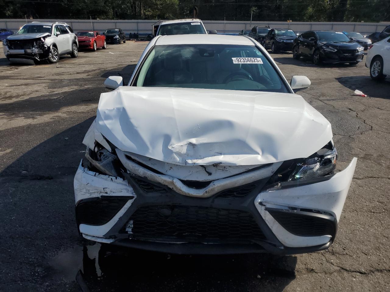 Toyota Camry Se Image 8