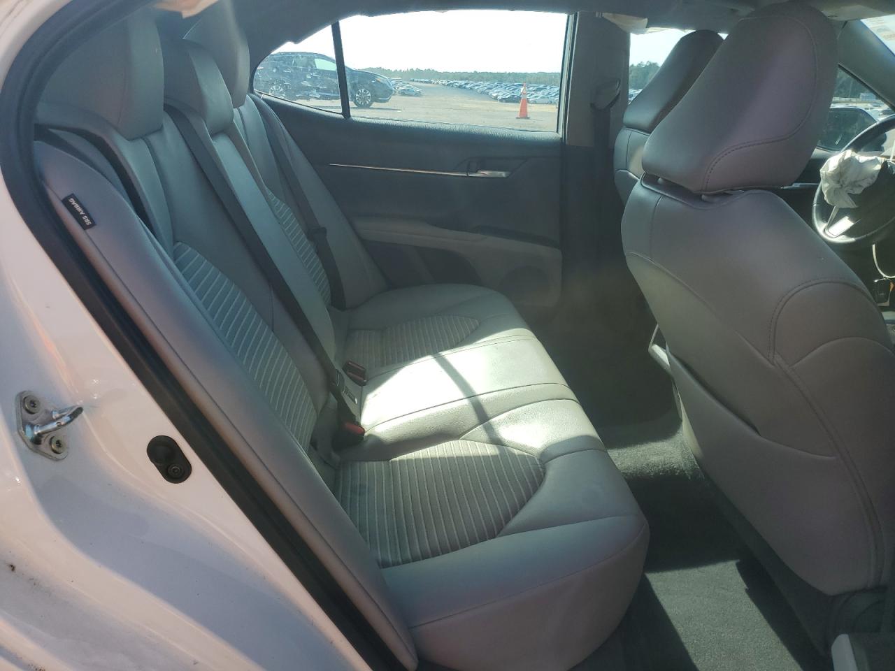 Toyota Camry Se Image 4