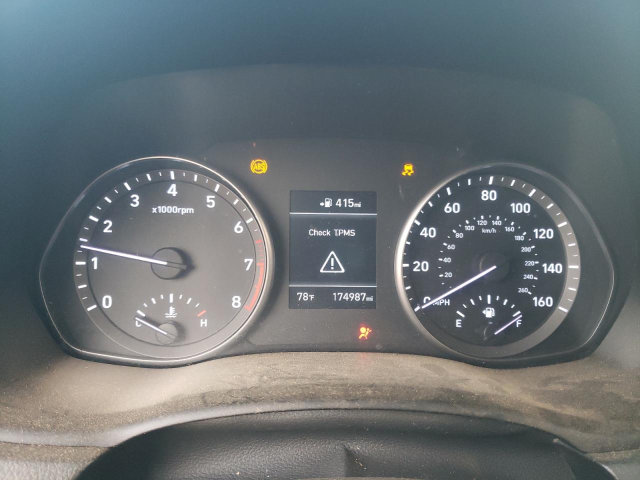 Hyundai ELANTRA Image 9