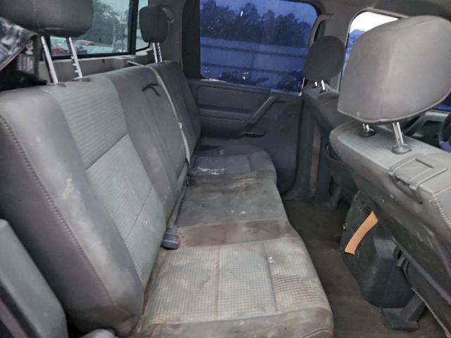 Nissan Titan Xe Image 10