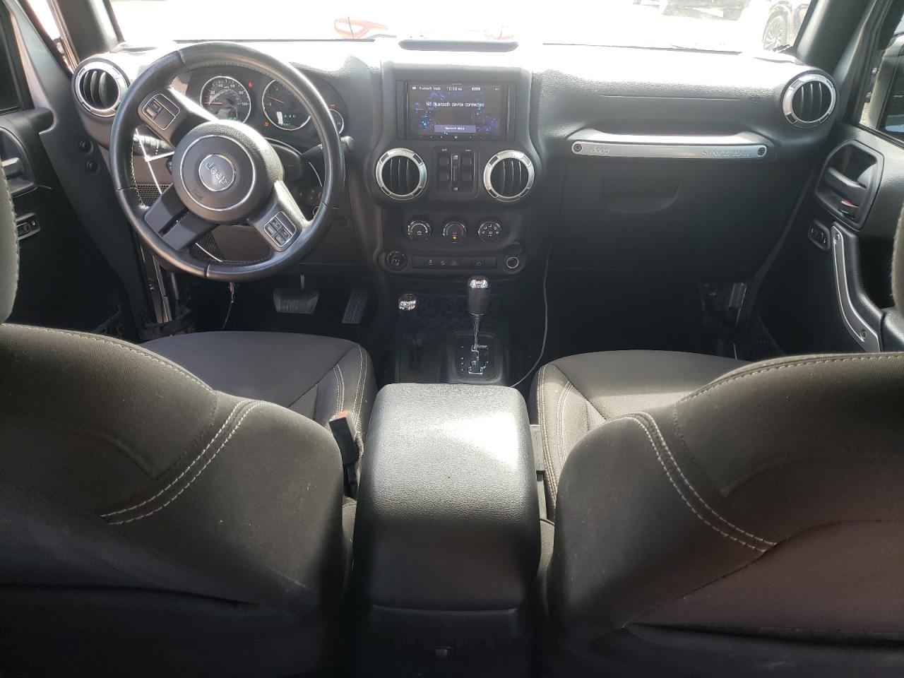 Jeep Wrangler Sahara Image 5