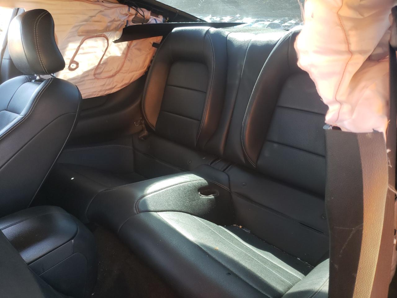 Ford Mustang Image 12