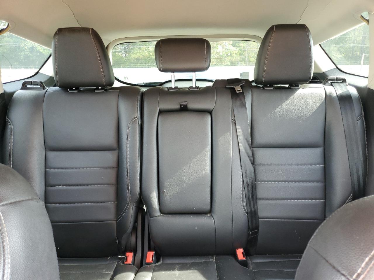 Ford Escape Titanium Image 3