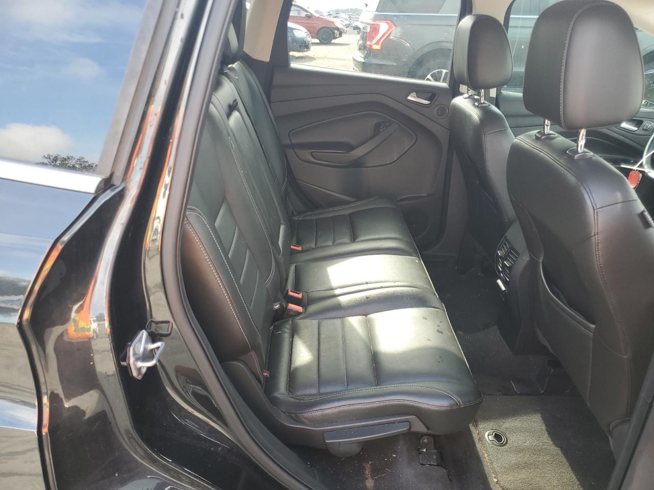 Ford Escape Titanium Image 10