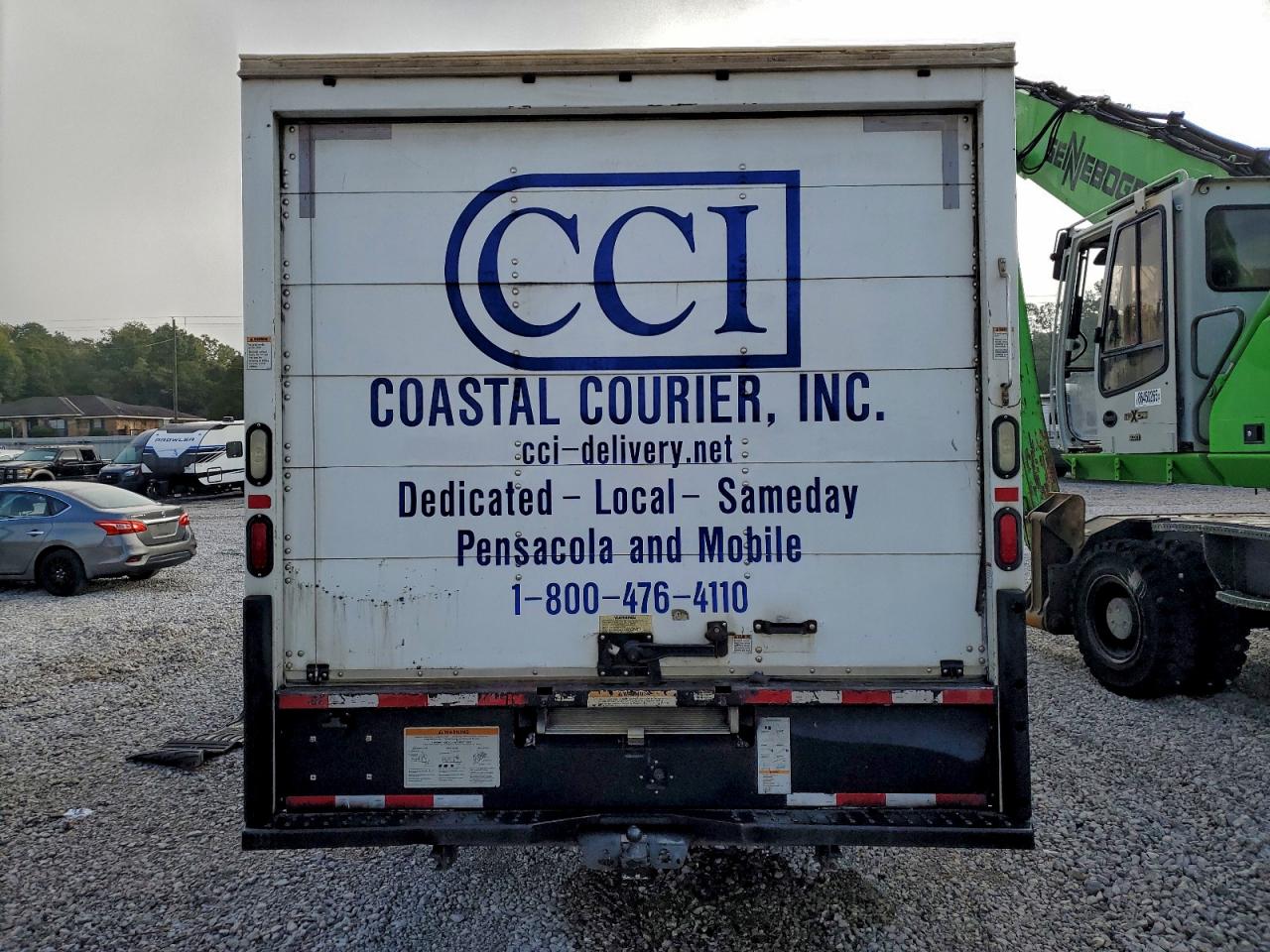 Ford Econoline E350 Super Duty Cutaway Van Image 6