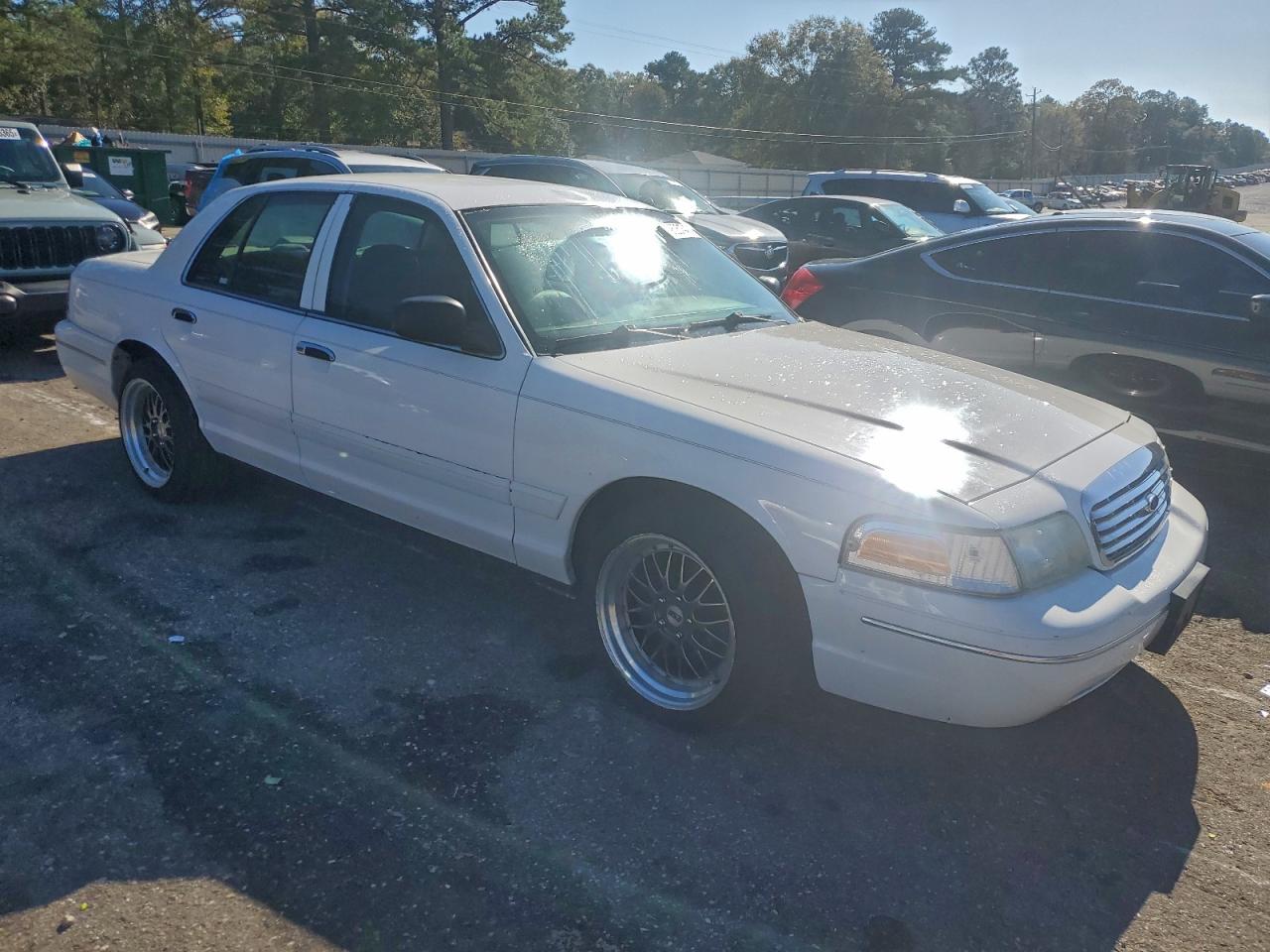 Ford Crown Vic Lx Image 3