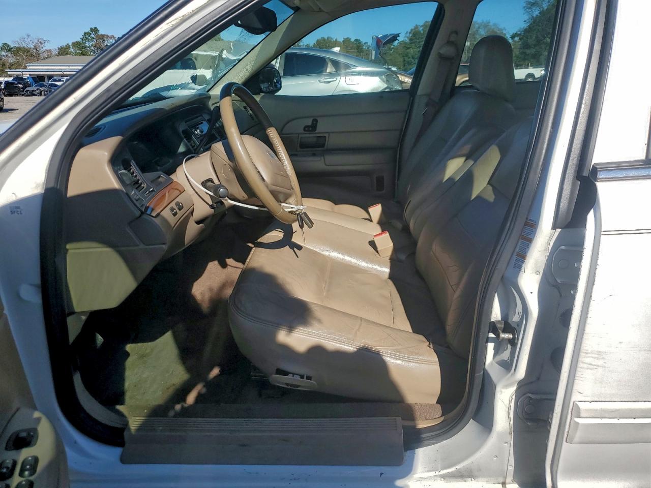 Ford Crown Vic Lx Image 7