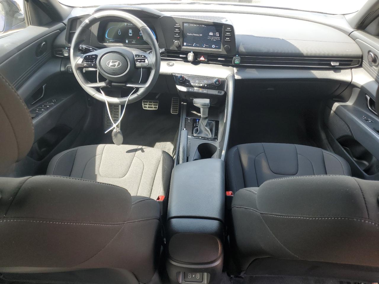 Hyundai ELANTRA Sel Sport Image 9