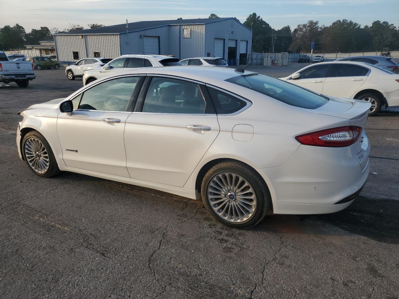 Ford Fusion Titanium Hev Image 3