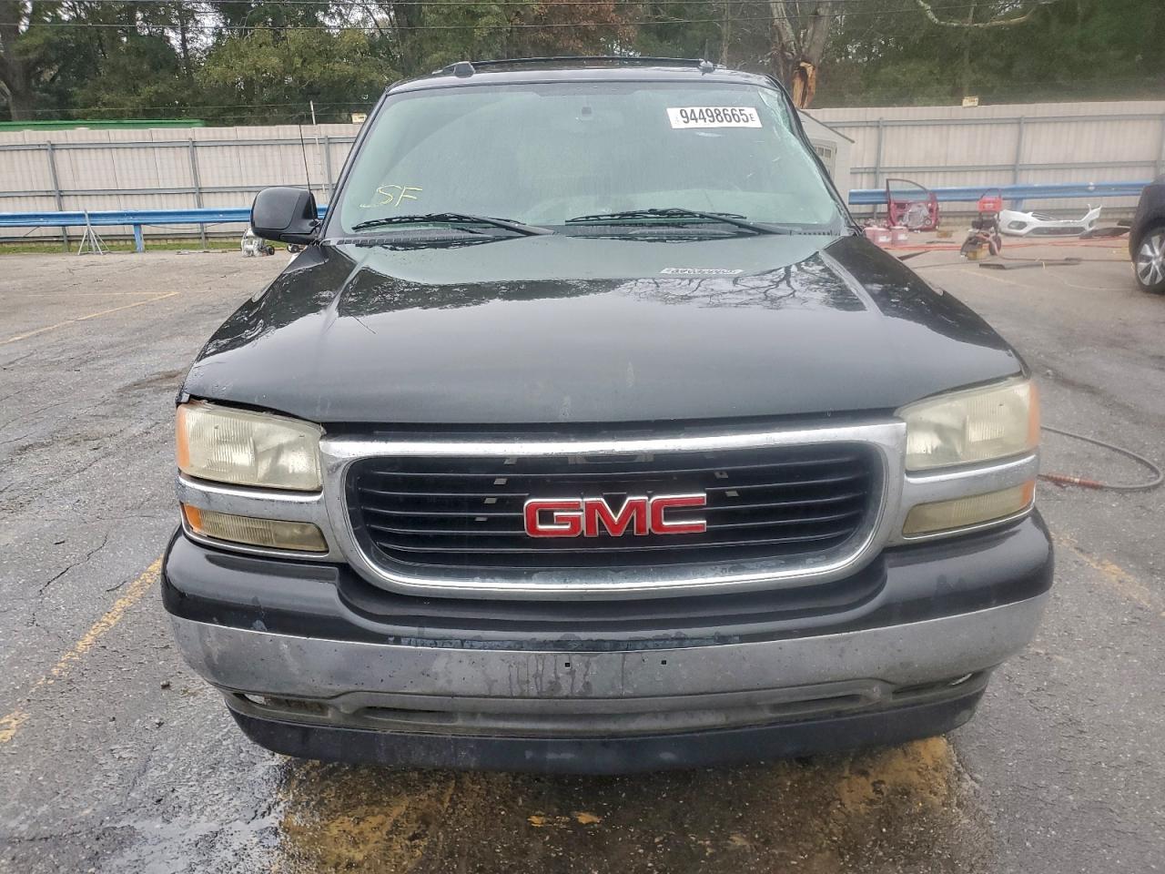 GMC Yukon Image 2