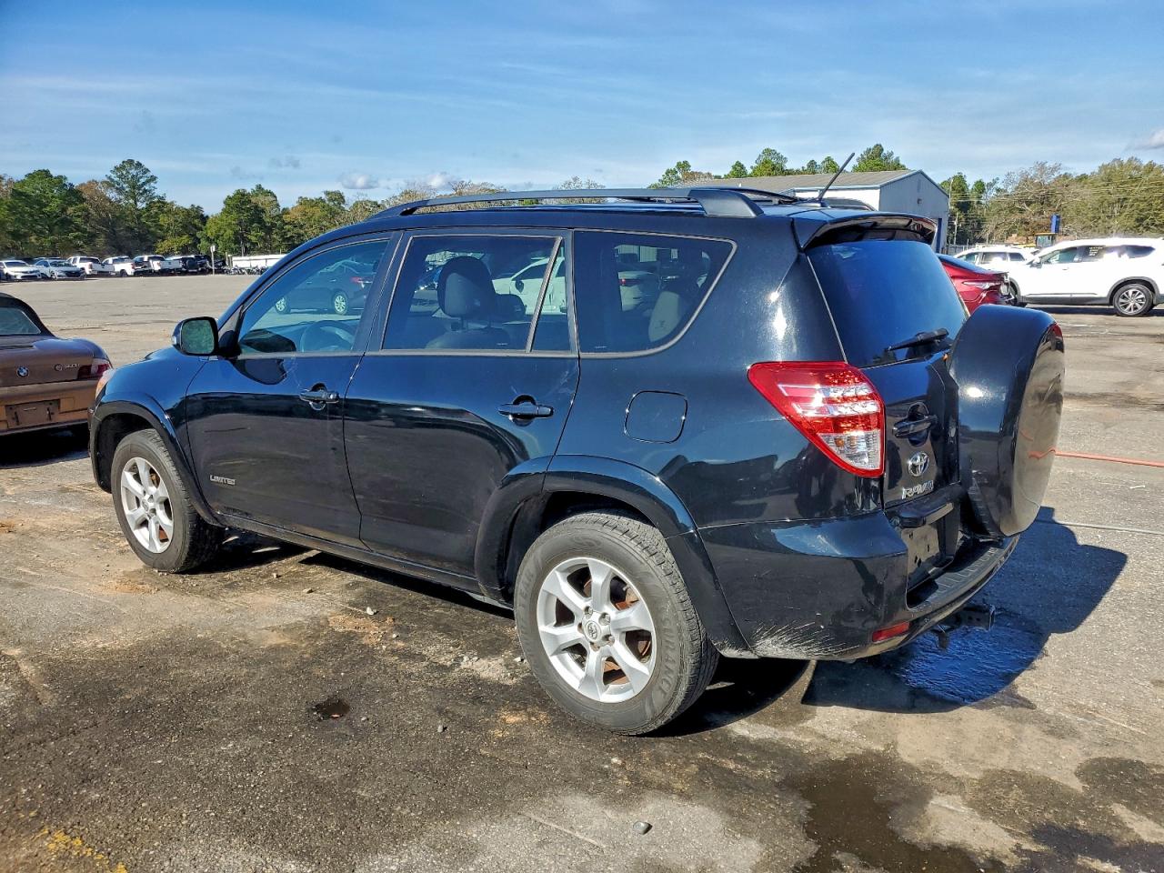 Toyota RAV4 Limited Image 2