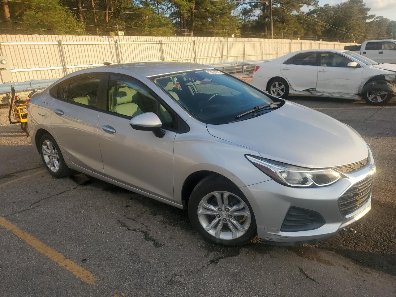 Chevrolet Cruze Ls Image 3