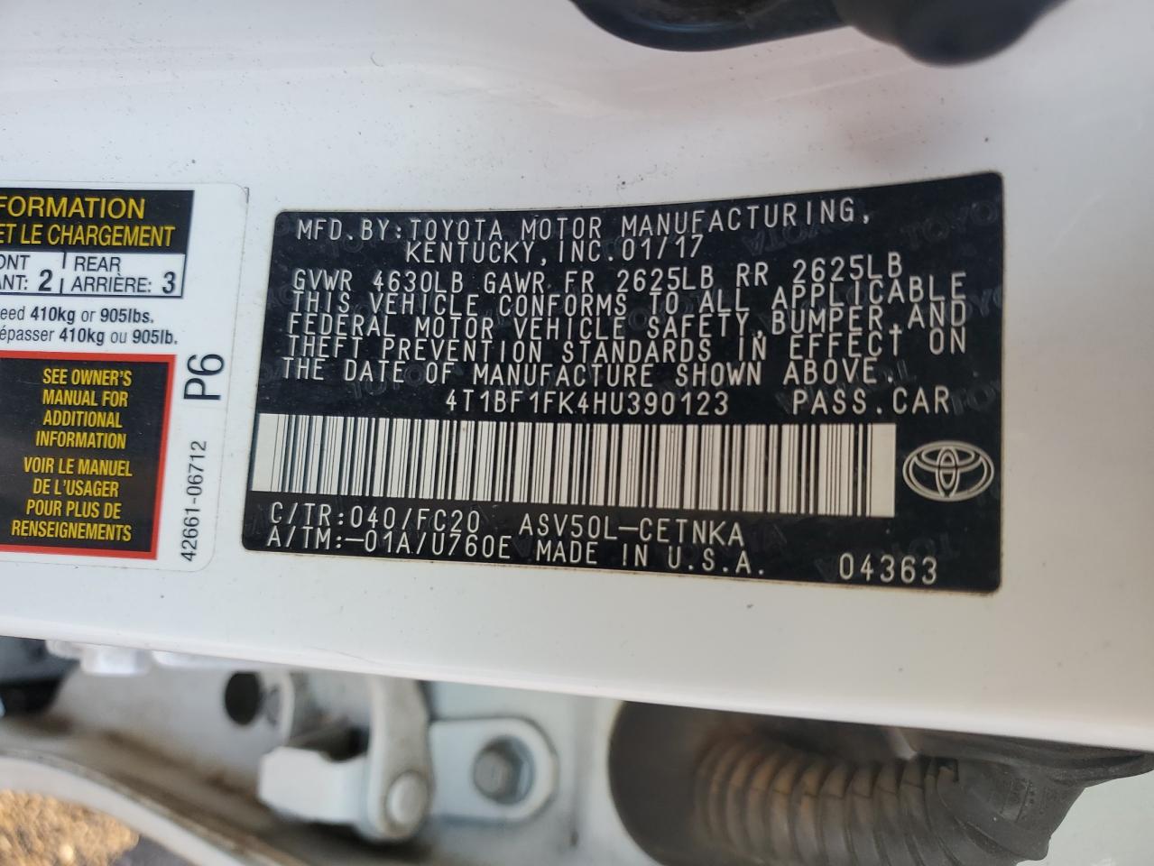 Toyota Camry Le Image 12