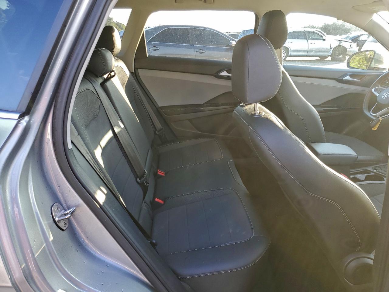 Volkswagen Taos Se Image 8