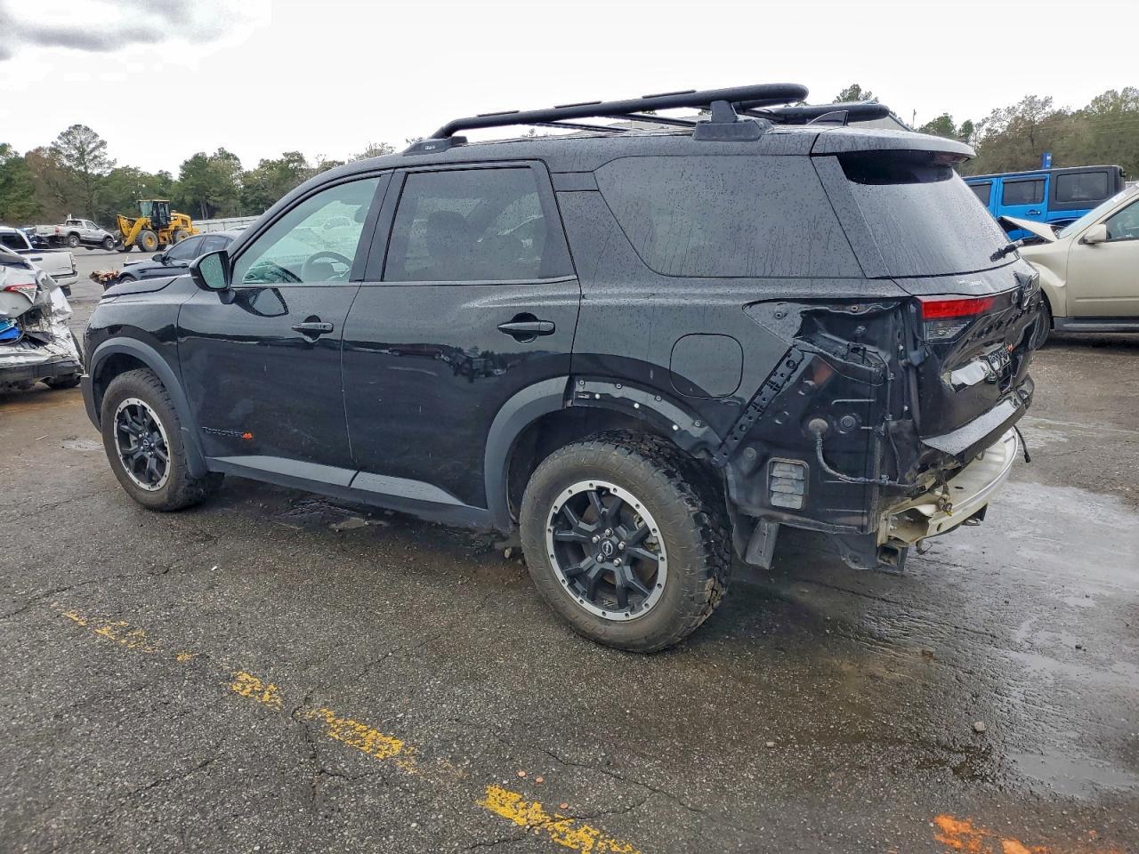 Nissan Pathfinder Sv Image 5