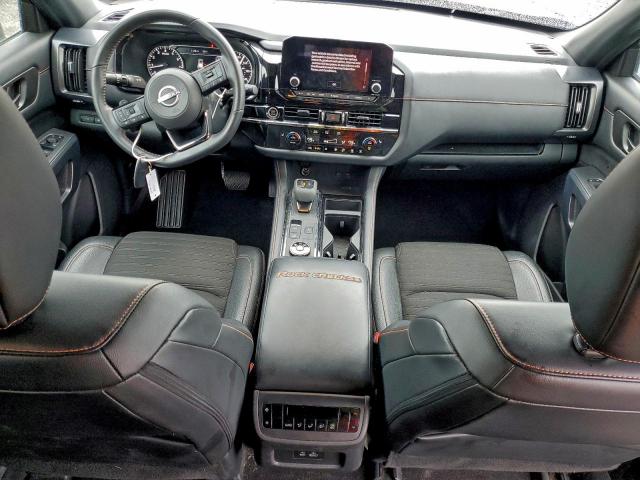 Nissan Pathfinder Sv Image 9
