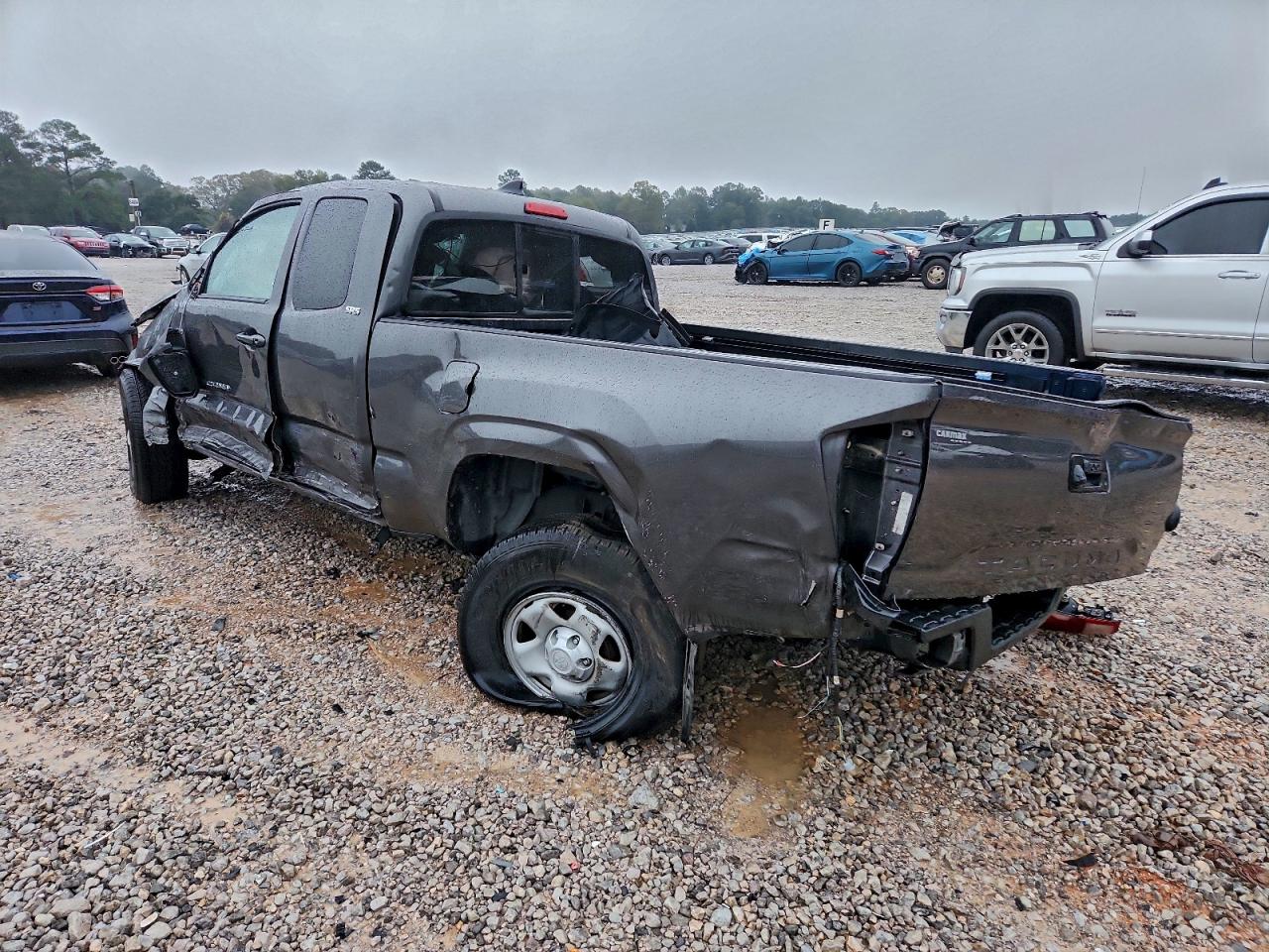 Toyota Tacoma Access Cab Image 11