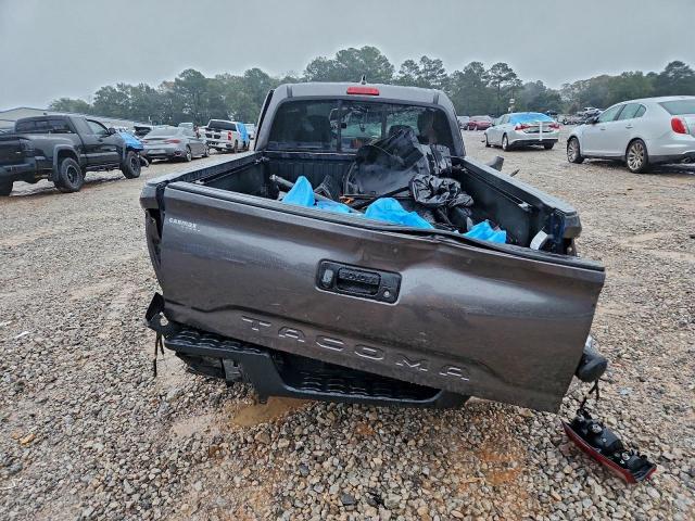Toyota Tacoma Access Cab Image 7