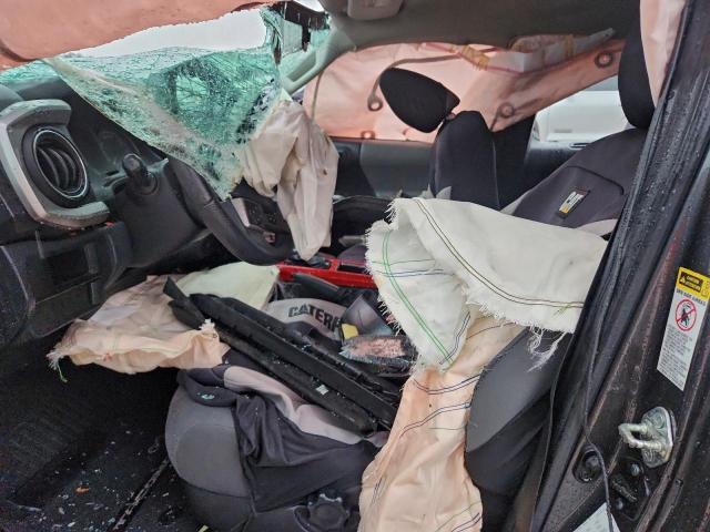 Toyota Tacoma Access Cab Image 3