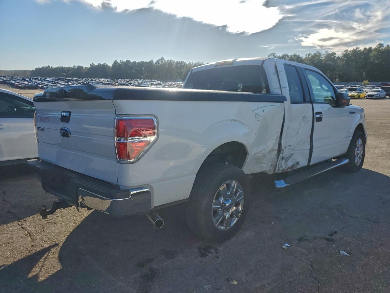 Ford F-150 Super Cab Image 3