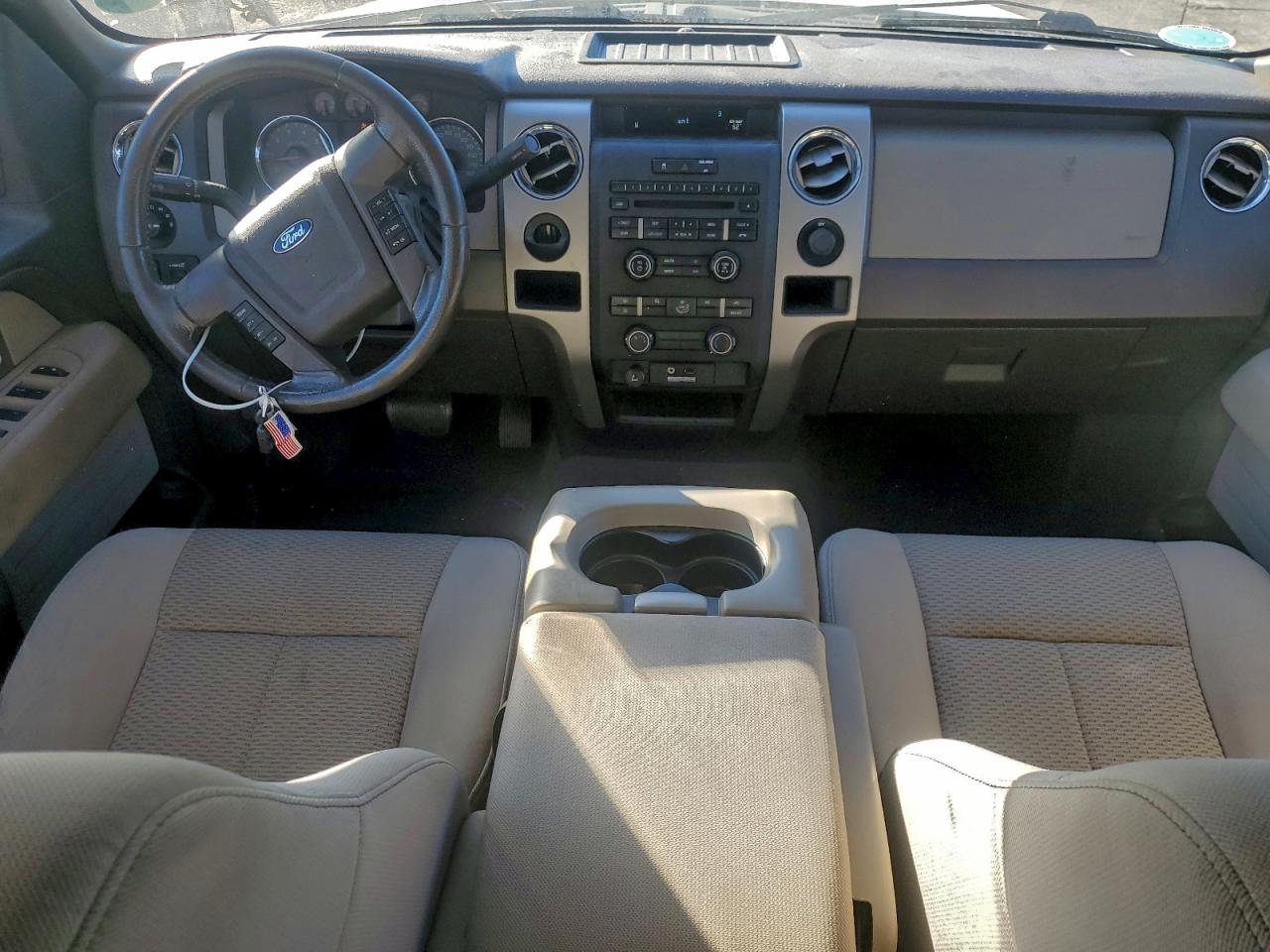 Ford F-150 Super Cab Image 12