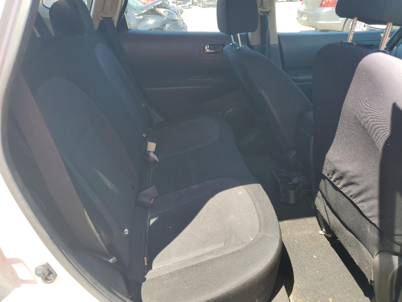 Nissan Rogue S Image 9