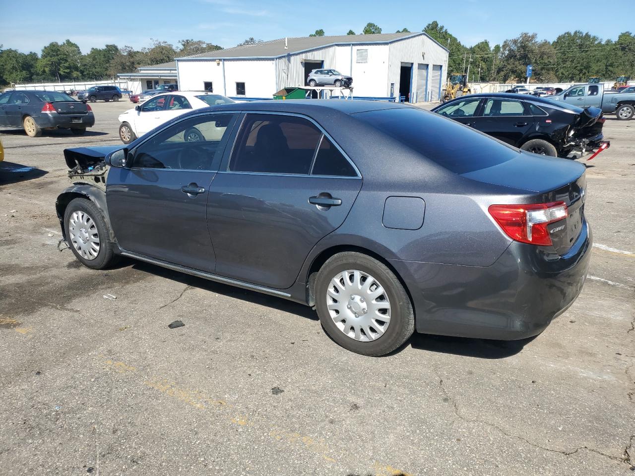 Toyota Camry Base Image 13