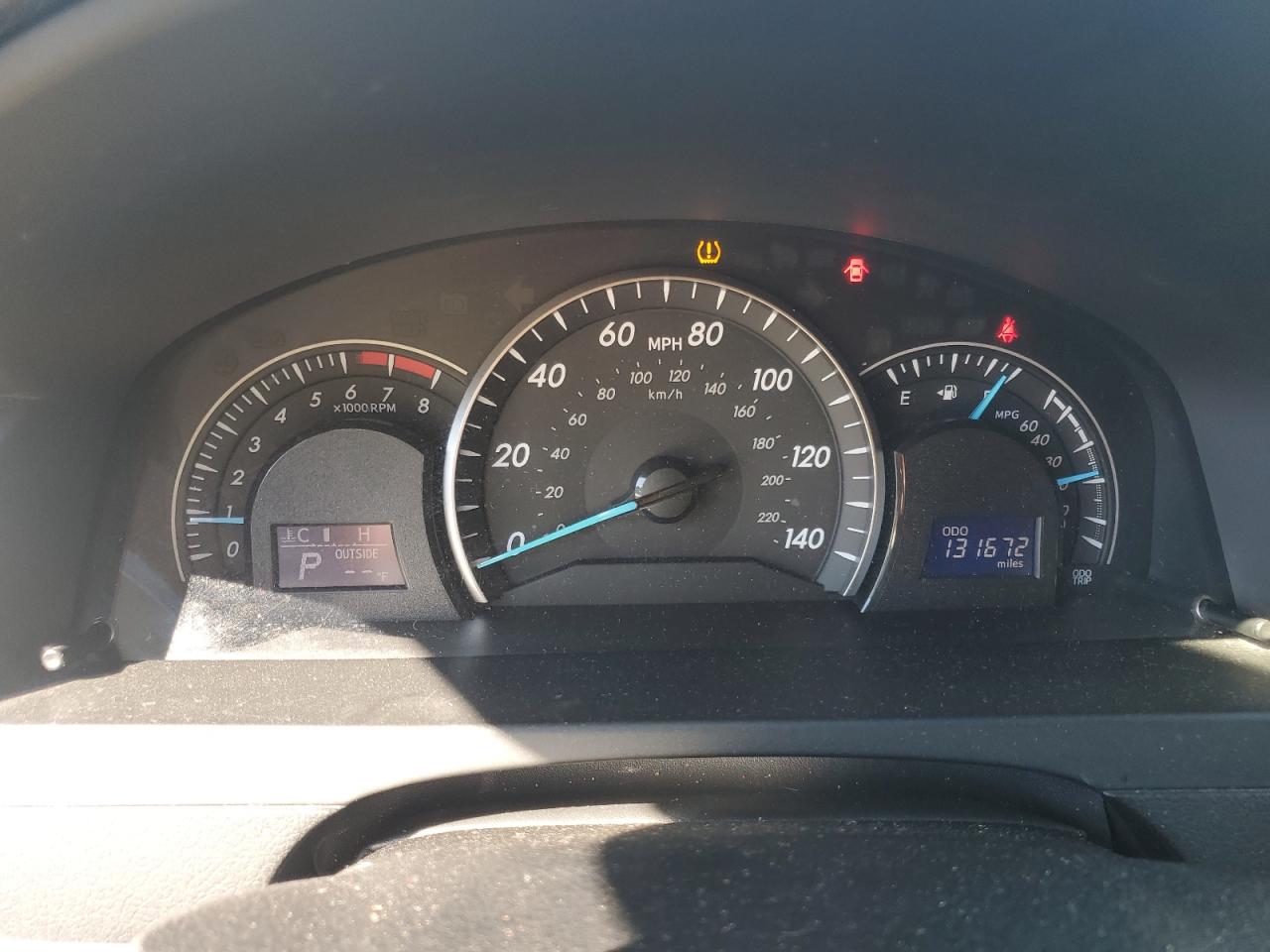 Toyota Camry Base Image 6