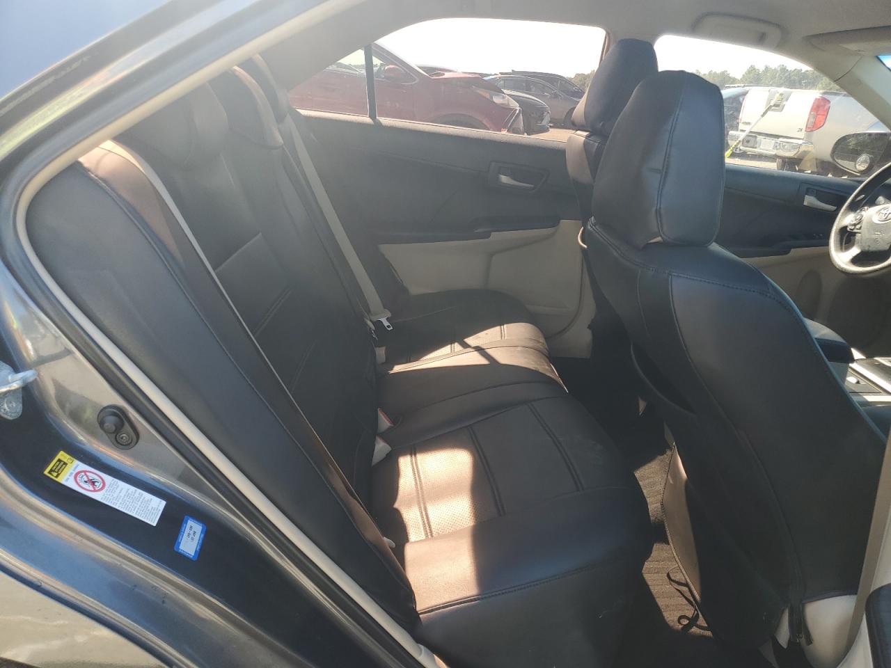 Toyota Camry Base Image 9