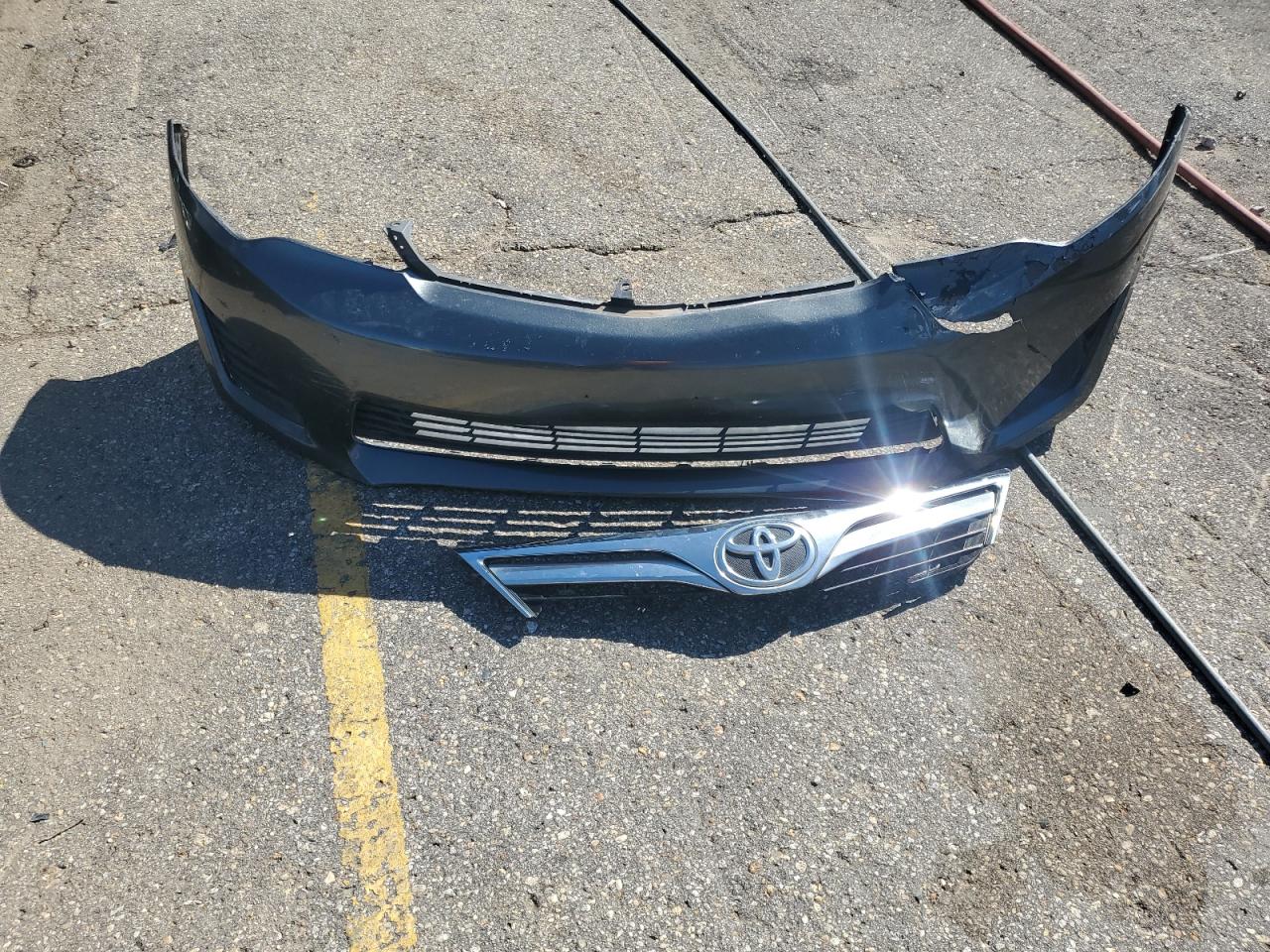 Toyota Camry Base Image 11