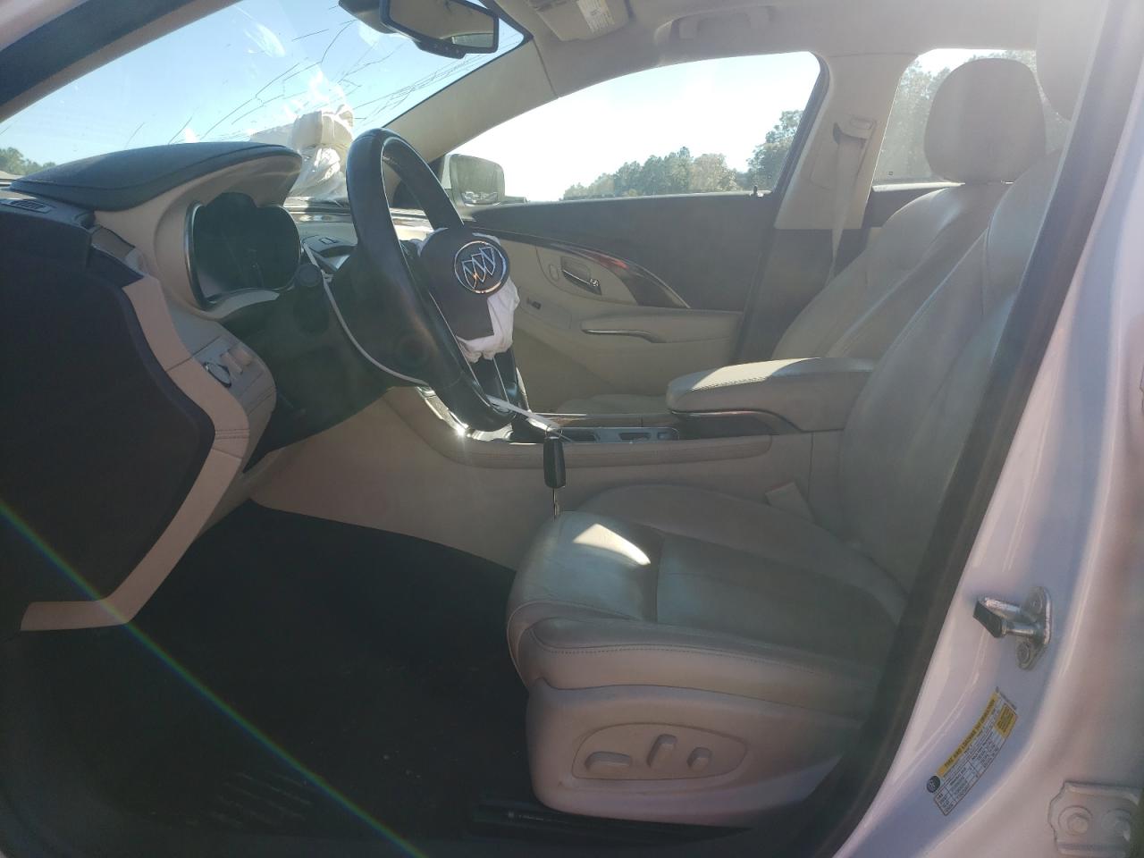 Buick LaCrosse Image 2