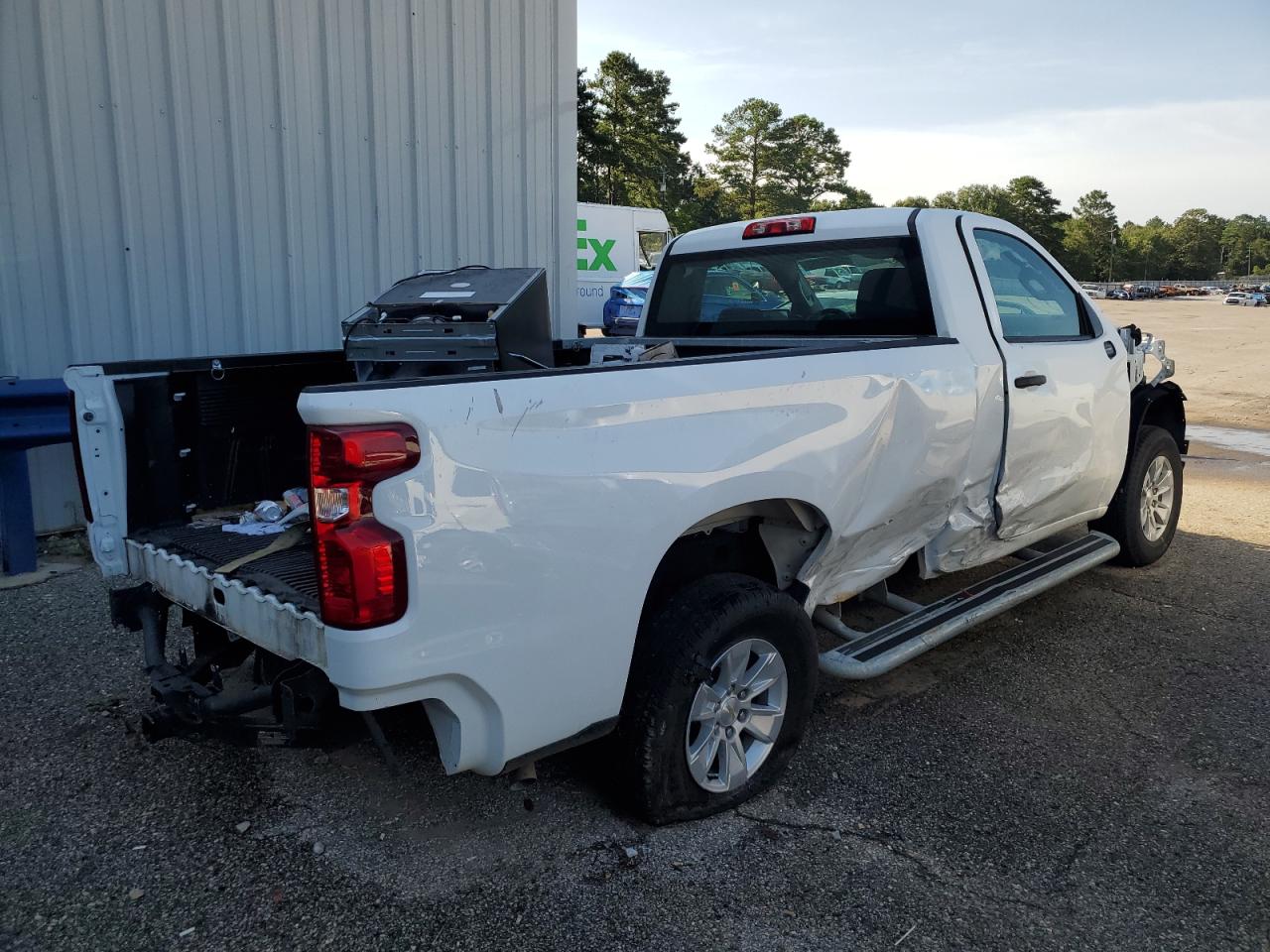 Chevrolet Silverado C1500 Image 12