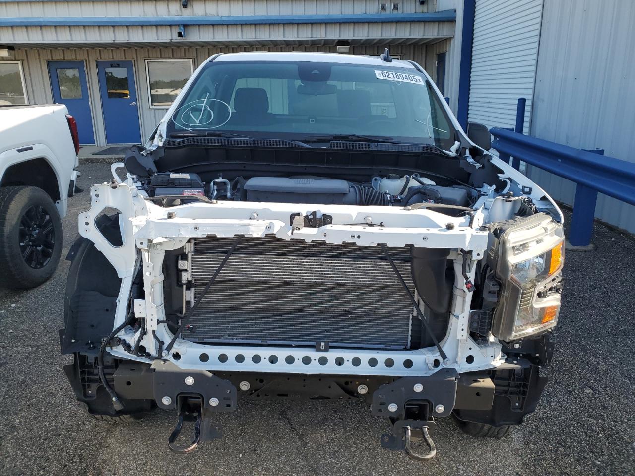 Chevrolet Silverado C1500 Image 3