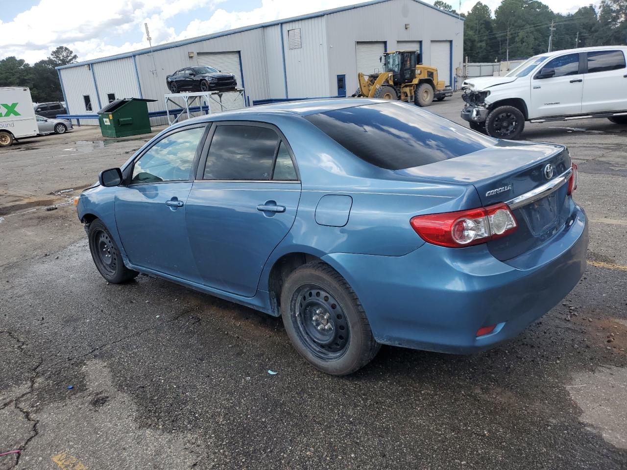 Toyota Corolla Base Image 12