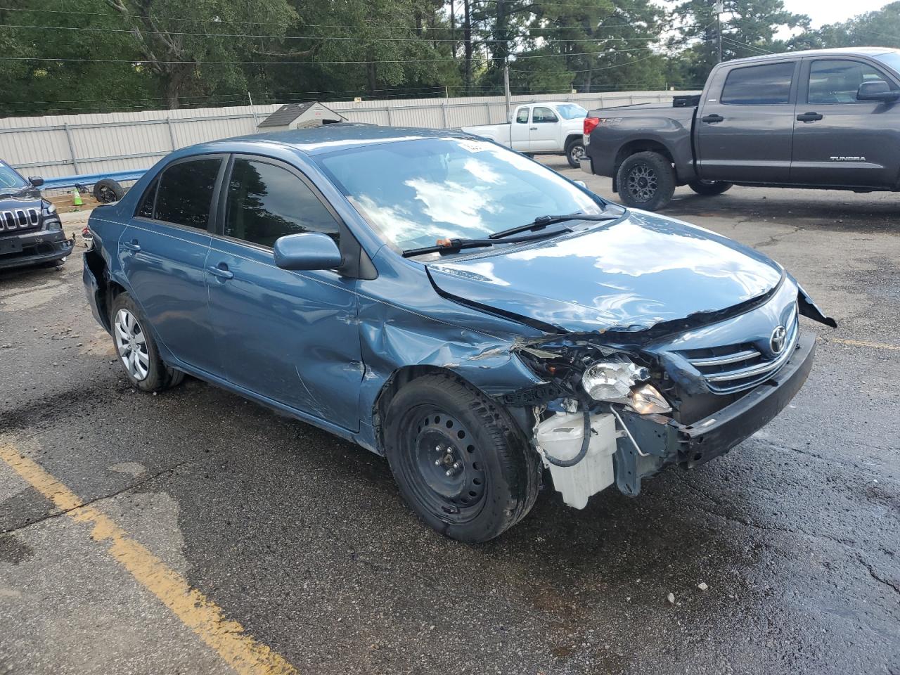 Toyota Corolla Base Image 2